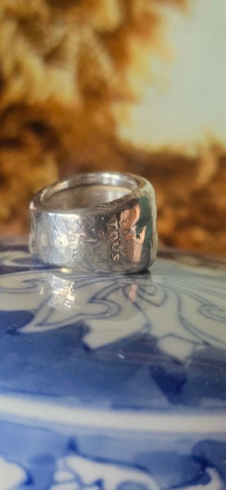 Anillo tous martele en plata maciza
