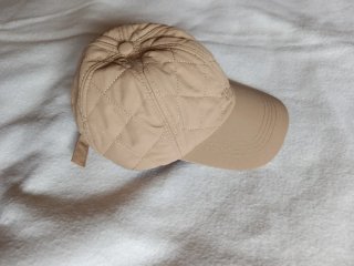 Gorra acolchada Paco Martínez beige - Nueva