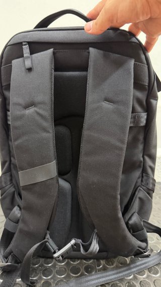 Mochila Able Carry Daily Plus Cordura 1000D Negra