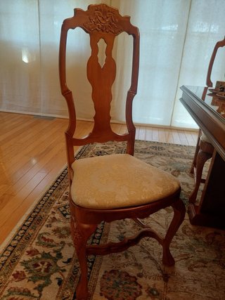 Mesa y sillas de madera espectaculares