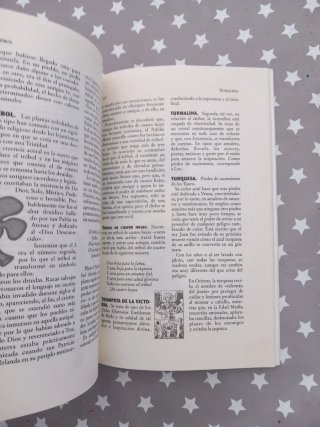 DICCIONARIO DE AMULETOS Y SUPERSTICIONES