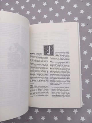 DICCIONARIO DE AMULETOS Y SUPERSTICIONES