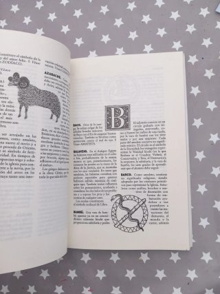 DICCIONARIO DE AMULETOS Y SUPERSTICIONES