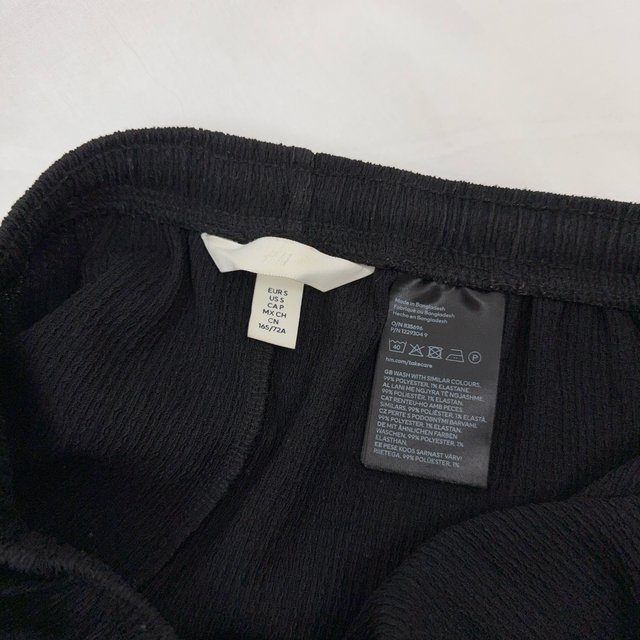 H&M Black Textured Drawstring Shorts