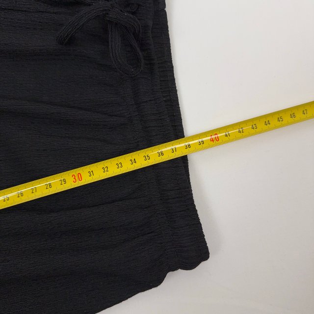 H&M Black Textured Drawstring Shorts
