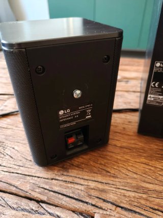 Altavoces LG SPK8