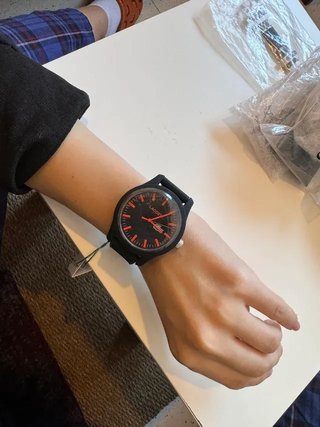 Reloj Lacoste Negro y Rojo (SIN CAJA)