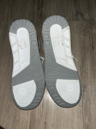 Jordan 3 blacas y granate