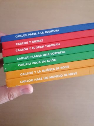 Lote de 7 libros infantiles de Caillou