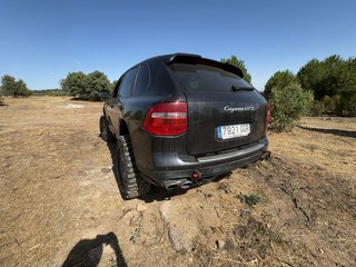 CAYENNE GTS OFF ROAD