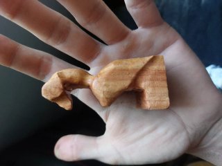 Scultura in legno di uccello