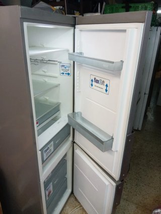Nevera Panasonic plateada