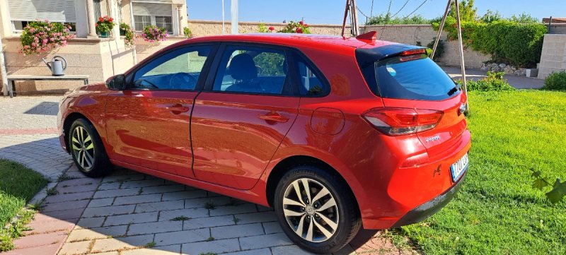Hyundai i30 2020 - foto 1