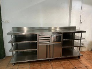 Mesa de acero inoxidable grande