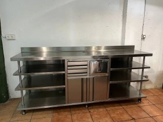 Mesa de acero inoxidable grande