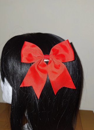 Diadema y horquillas con lazo