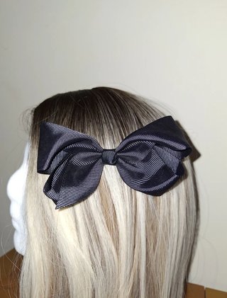 Diadema y horquillas con lazo