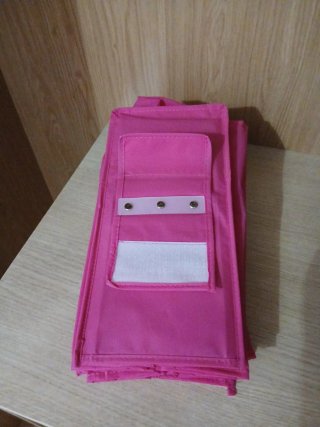Zapatero colgante rosa de tela