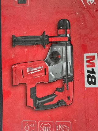 Taladro percutor Milwaukee M18 Batería