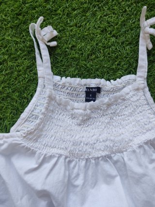 Camiseta tirantes Kiabi blanca talla 6