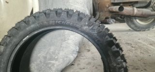 Rueda Michelin Tracker 100/100-18