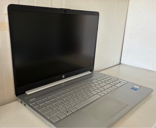 HP 15s-fq5120ns Portátil. Para Piezas.