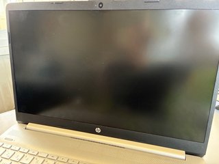 HP 15s-fq5120ns Portátil. Para Piezas.