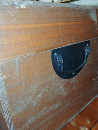 Baúl antiguo de madera