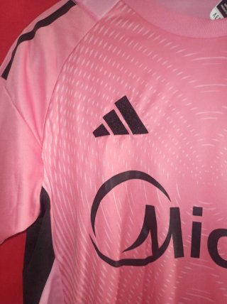Camiseta sevillista portero Nueva, talla L.