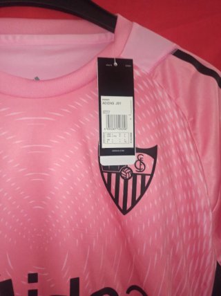 Camiseta sevillista portero Nueva, talla L.