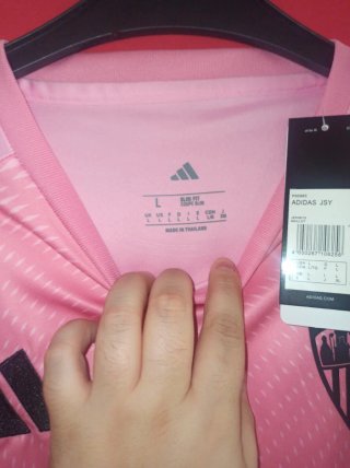 Camiseta sevillista portero Nueva, talla L.
