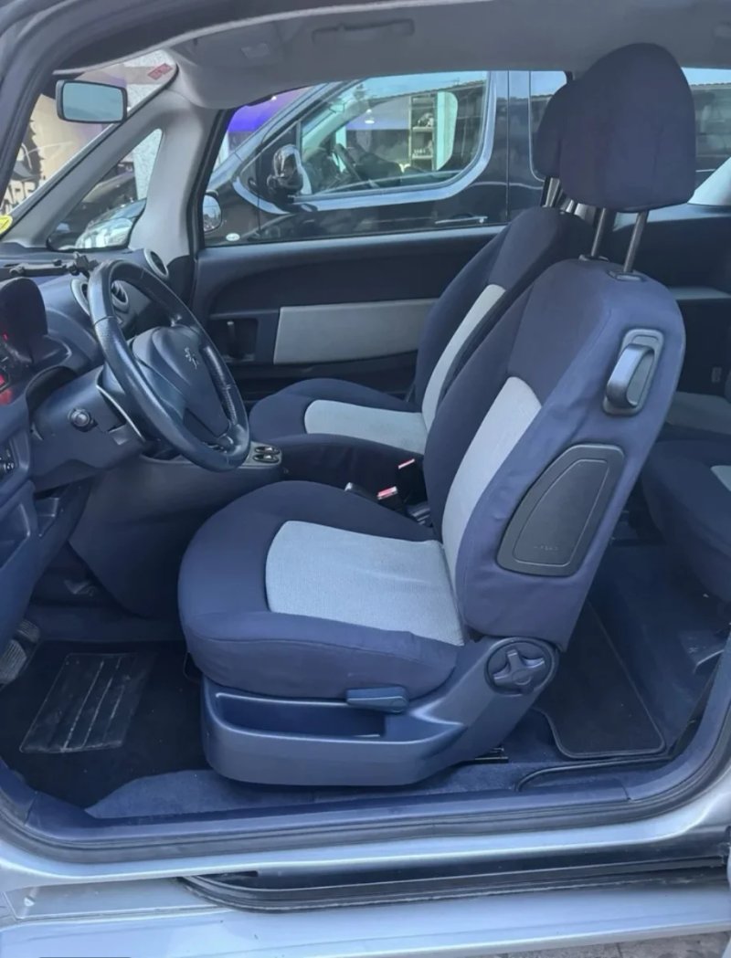 Peugeot 1007 2005 - foto 1