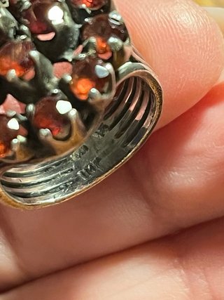 Anello Argento Antico con Granati Rossi