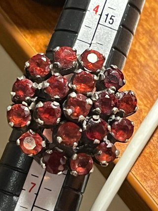 Anello Argento Antico con Granati Rossi