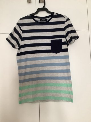 Camiseta Bershka talla XS rayas multicolor