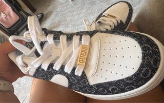 Zapatillas Guess Blancas y Negras