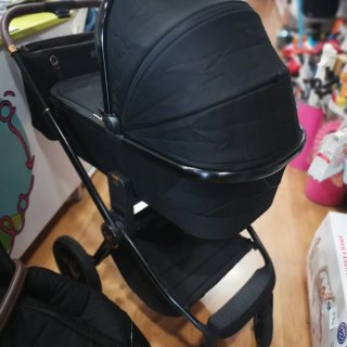 Carro Muuvo Negro