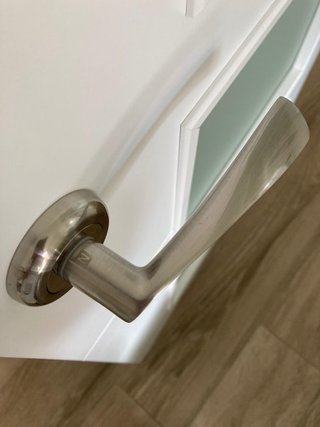 Puerta de paso abatible vidriera de 1 hoja.
