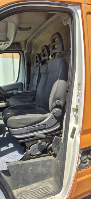 Furgoneta Peugeot Boxer Naranja