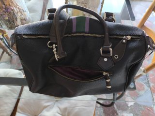 Bolso Salvador Bachiller cuero negro con rayas