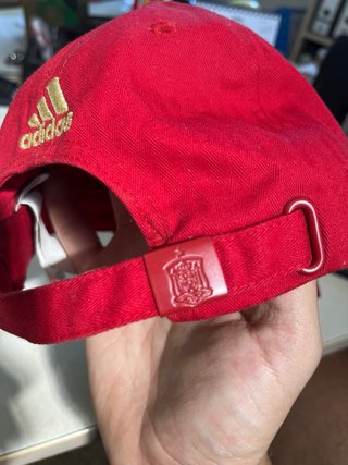 Gorra Adidas España Roja y Dorada