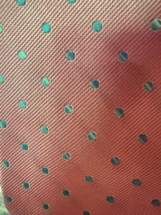 Corbata rosa con topitos