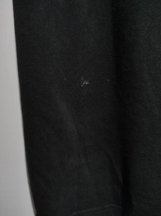 Camiseta negra Ellesse con banda lateral