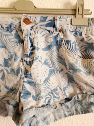 Shorts estampados azul y blanco