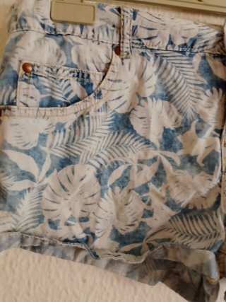 Shorts estampados azul y blanco