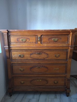 Cómoda de madera maciza con encimera de mármol