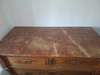 Cómoda de madera maciza con encimera de mármol