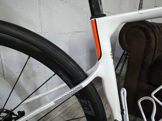 BERRIA BELADOR CARBON 105 G5101