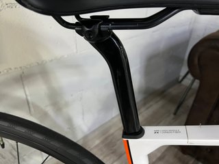 BERRIA BELADOR CARBON 105 G5101
