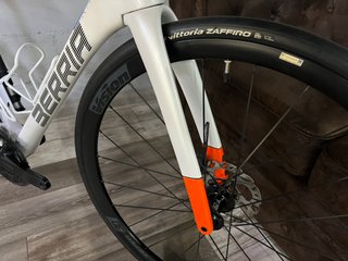 BERRIA BELADOR CARBON 105 G5101